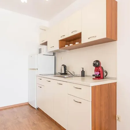 Apartment Beachfront 1br With Sea View And Private Parking Space, Cabacum Plaza, Kabakum *