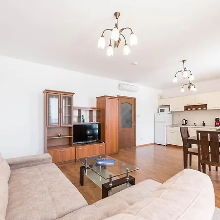 Apartment Beachfront 1br With Sea View And Private Parking Space, Cabacum Plaza, Kabakum *