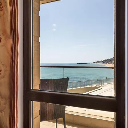 Apartment Beachfront 1br With Sea View And Private Parking Space, Cabacum Plaza, Kabakum