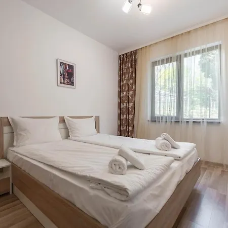 Beachfront 1br With Sea View And Private Parking Space, Cabacum Plaza, Kabakum