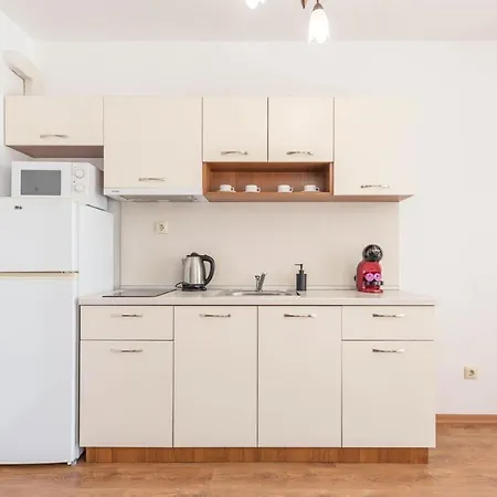 Beachfront 1br With Sea View And Private Parking Space, Cabacum Plaza, Kabakum * Varna