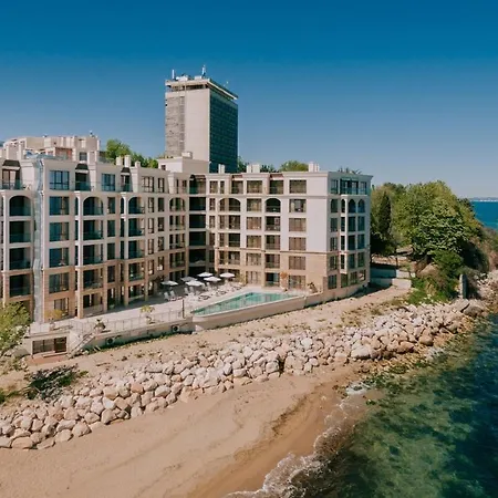 Beachfront 1br With Sea View And Private Parking Space, Cabacum Plaza, Kabakum Apartamento Varna