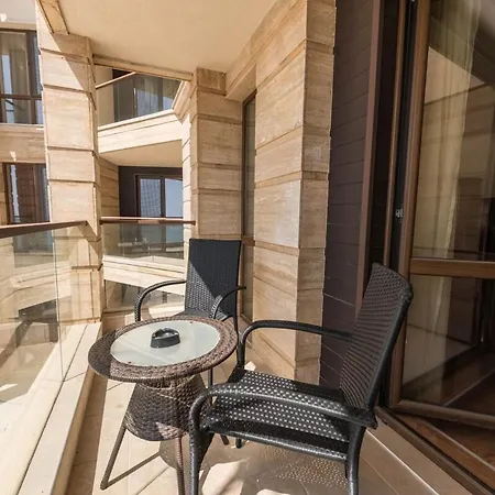 Apartamento Beachfront 1br With Sea View And Private Parking Space, Cabacum Plaza, Kabakum *